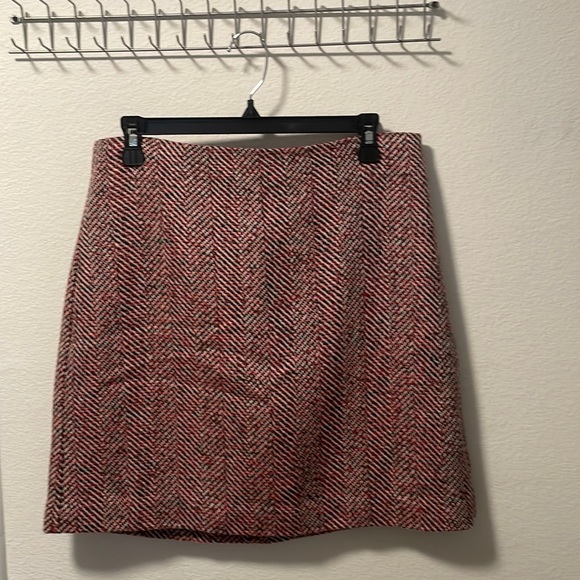 LOFT Dresses & Skirts - NWOT LOFT Outlet Winter Skirt!